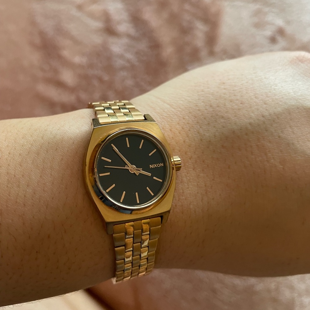 Nixon watch